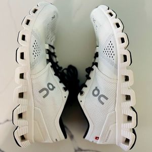 ON Running Cloud X Sneakers